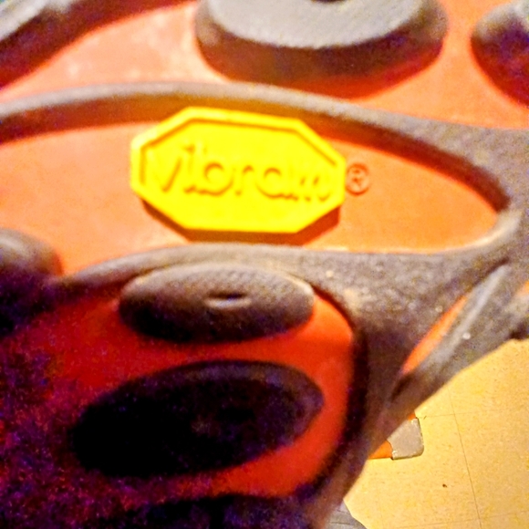 VIBRAM 8½💨 - Picture 3 of 6